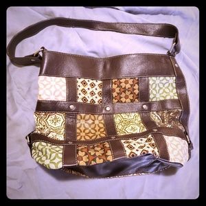 Super cute Relic shoulder bag